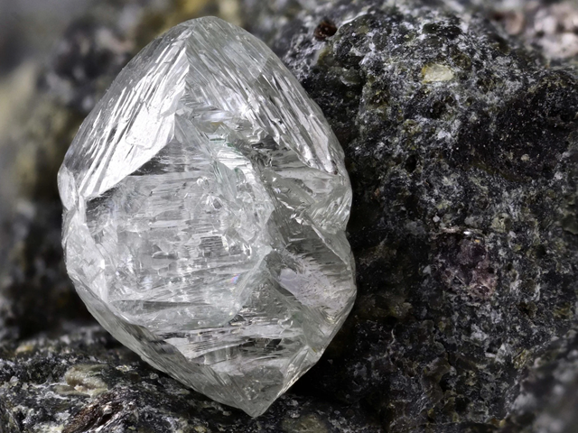 Loose rough diamond